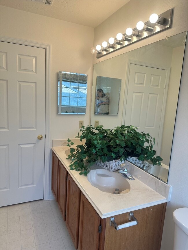 Building Photo - 14202 Misty Knoll Ct