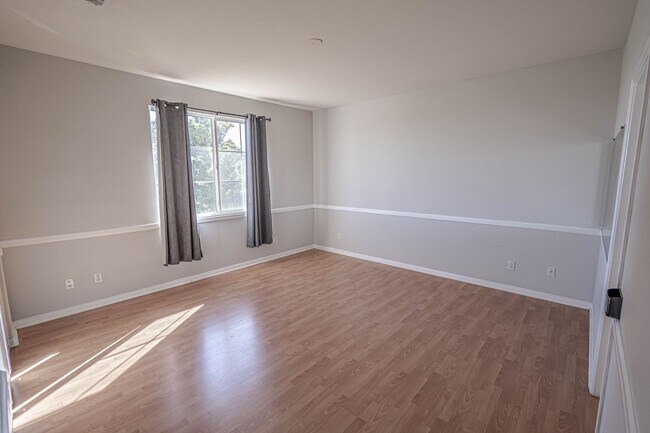 Building Photo - COMING SOON! Stunning 4-Bedroom Home for Rent in Palmdale!