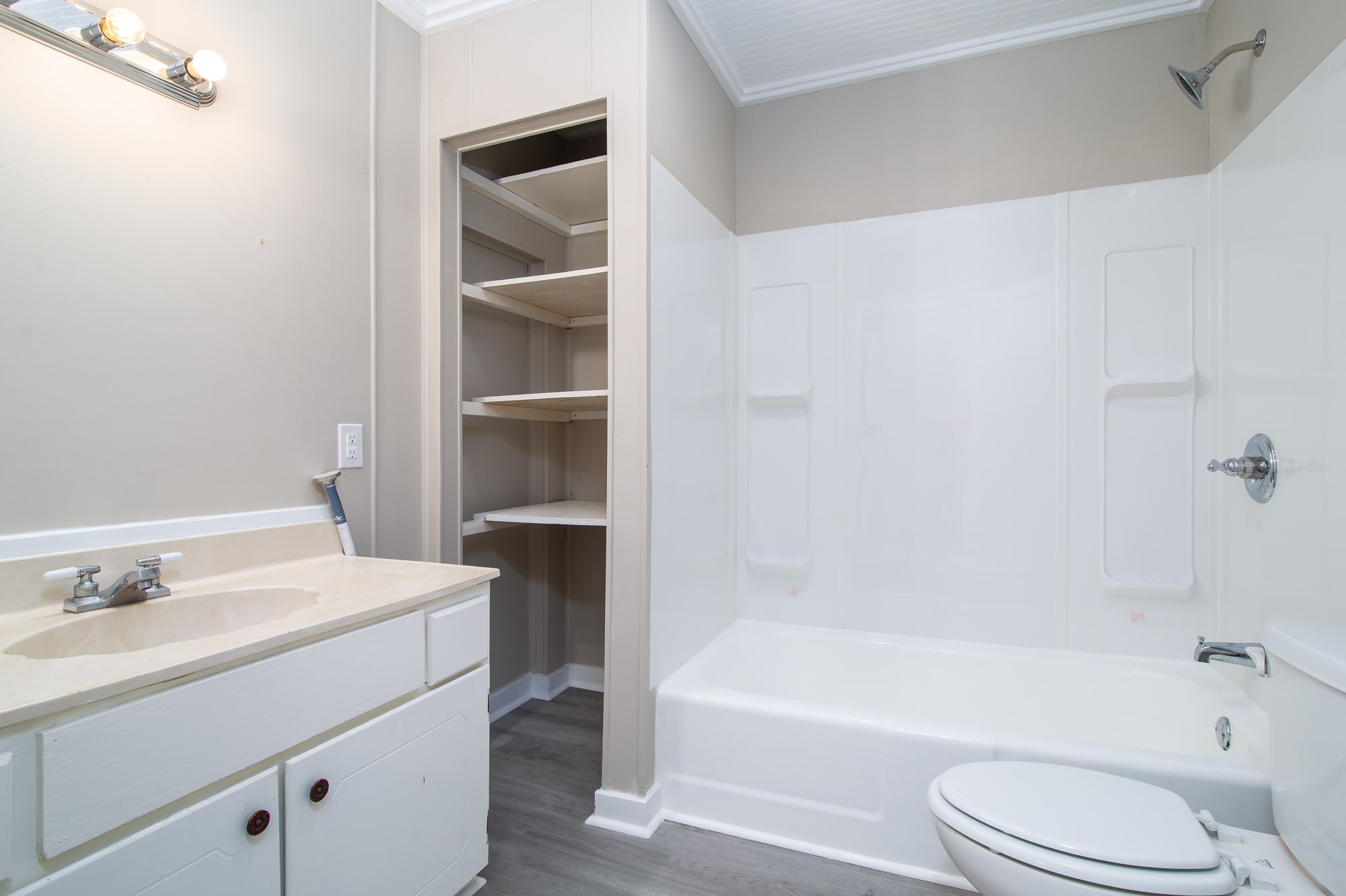 Building Photo - 503 Webster St