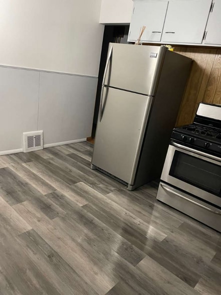 Building Photo - 21650 Fuller Ave