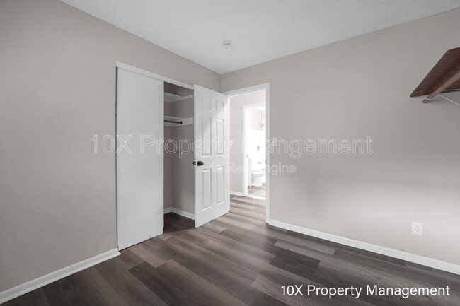 Building Photo - 2892 Longfield Rd