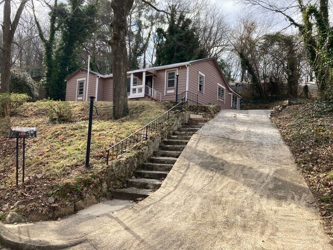 Building Photo - 1011 Michael Ln