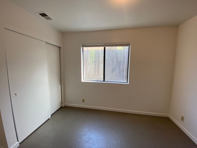 Building Photo - 9337 Musselman Dr