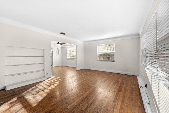 Building Photo - 4514 9th Ave N