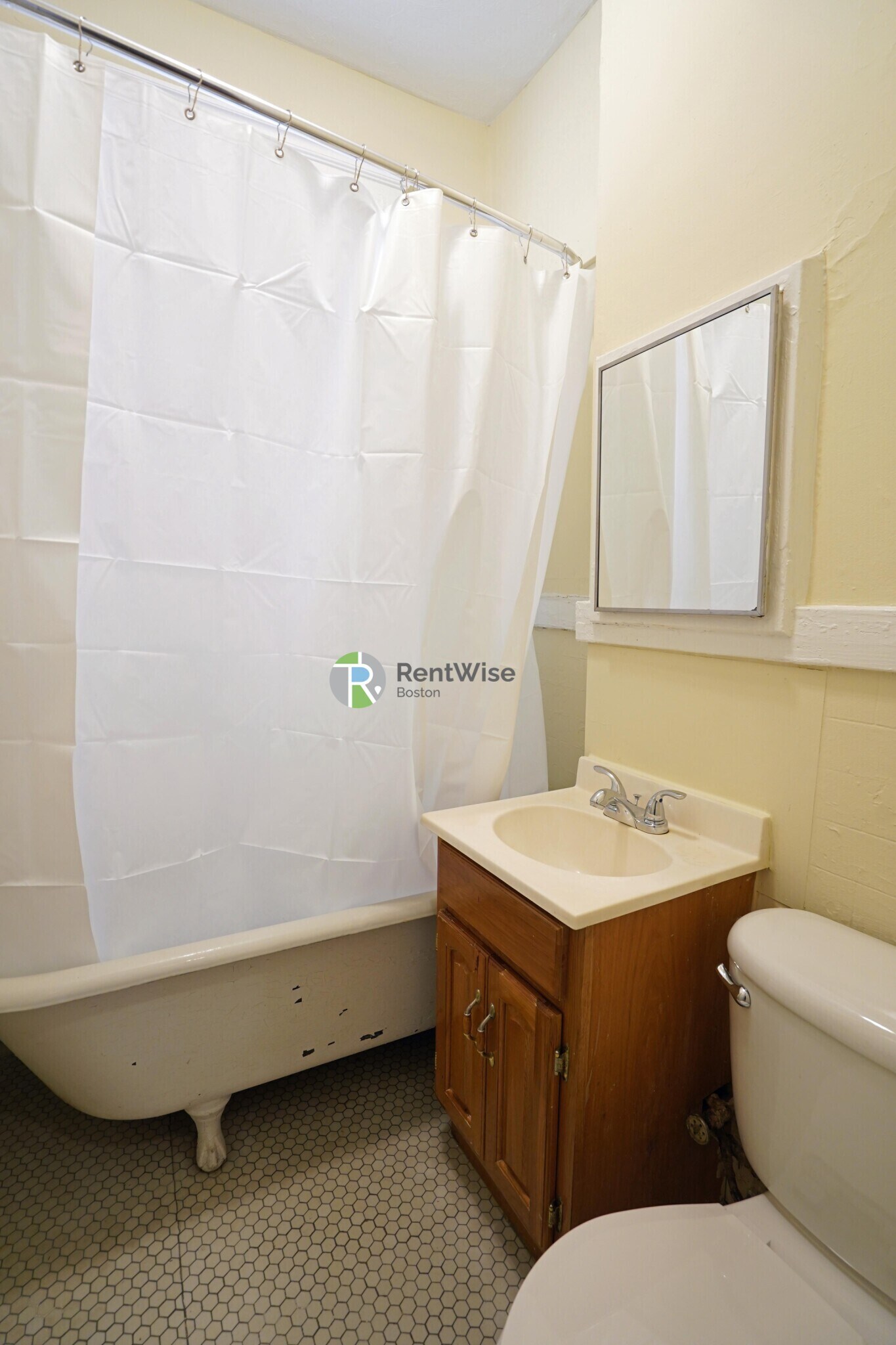 Building Photo - 221 Kelton St