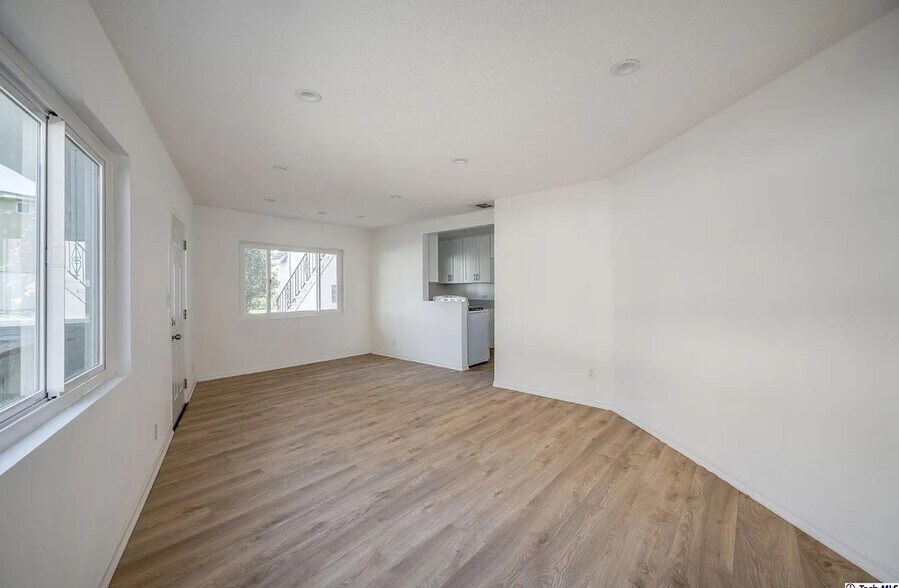Building Photo - 223 Justin Ave