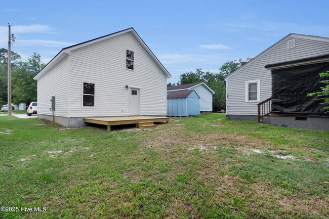 Building Photo - 1818 Greensboro St