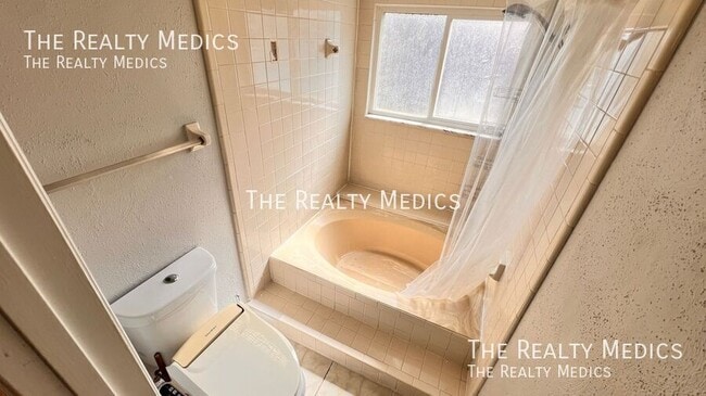 Building Photo - 430 Red Coat Ln