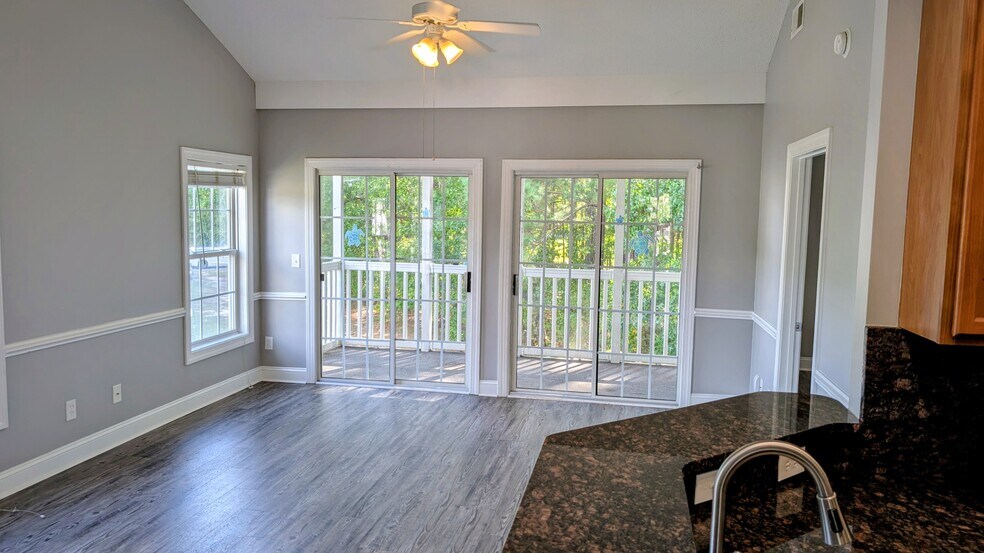 Building Photo - 5054 Belleglen Ct