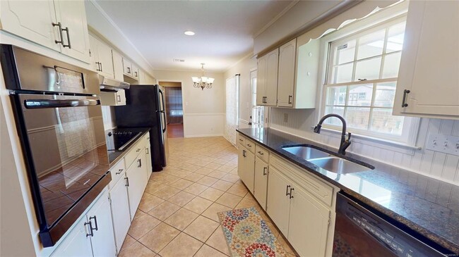 Building Photo - 2513 Capstone Dr