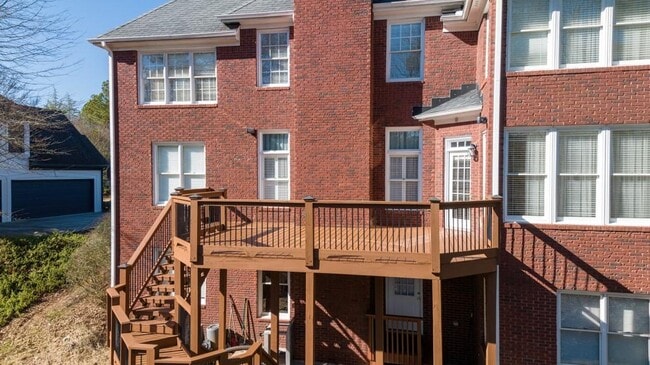 Building Photo - 9445 Stoney Ridge Ln