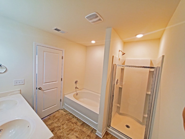 Building Photo - 814 Hillsdale Ave