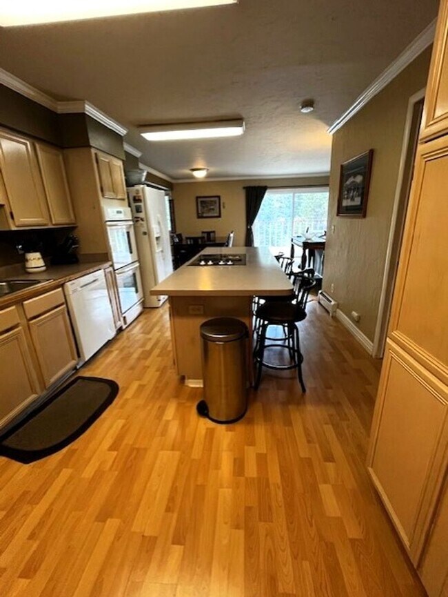 Building Photo - 1334 Straight Creek Dr