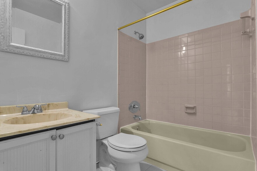 Building Photo - 2534 S Arlington Mill Dr