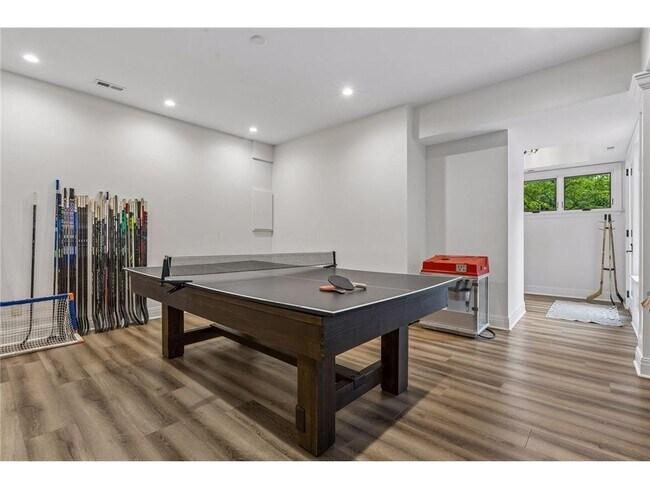Building Photo - 15700 Portico Dr