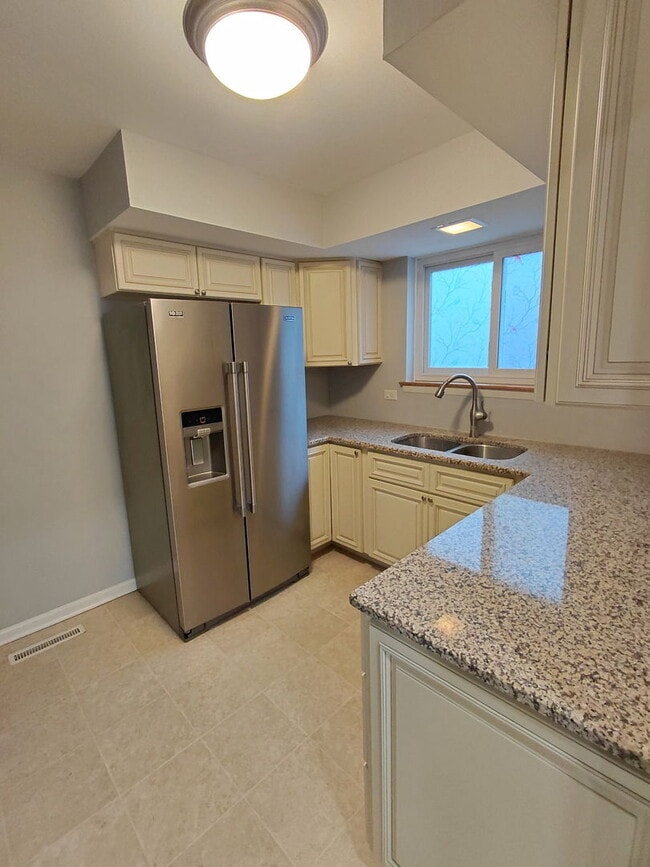 Building Photo - 2021 Walters Ave