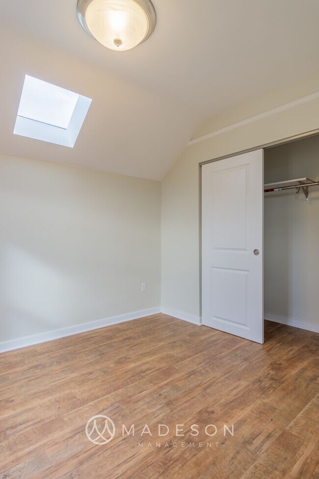 Building Photo - Charming First Hill Single Family House wi...