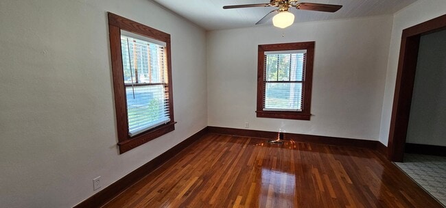 Building Photo - Lovely in Milner