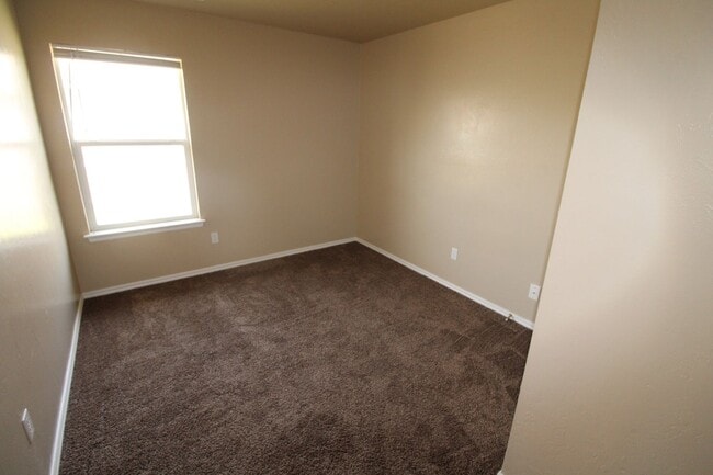 Building Photo - 4508 SE 77th St