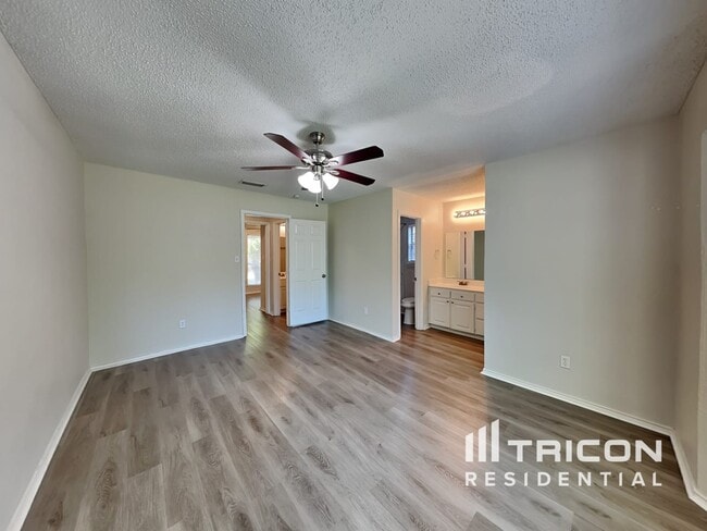 Building Photo - 615 Sherman Dr