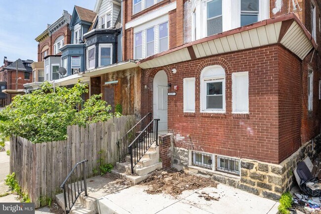 Building Photo - 5237 Chester Ave