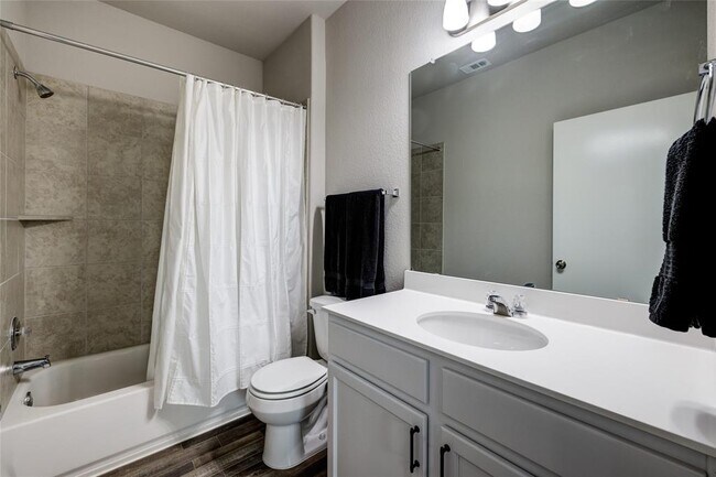 Building Photo - 128 Shearwater Ln