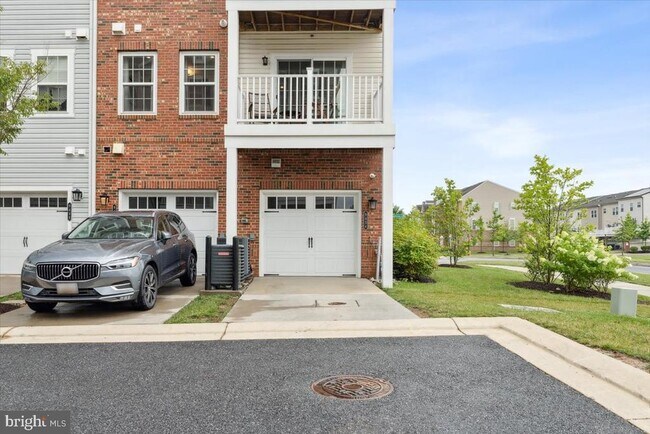 Building Photo - 9454 James MacGowan Ln