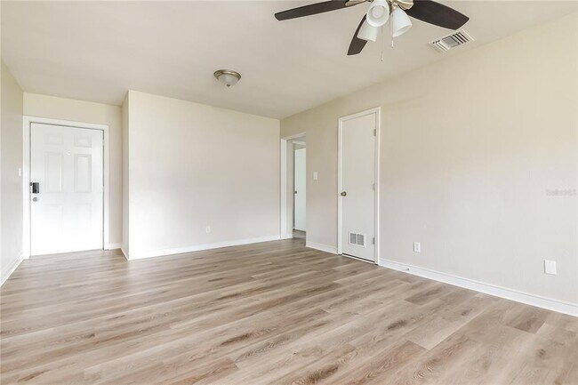Building Photo - 4009 Montrose Ct