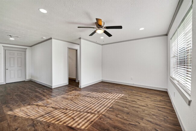 Building Photo - 1200 Cypress St