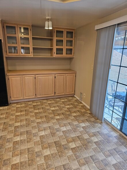 Building Photo - 707 N Lima St