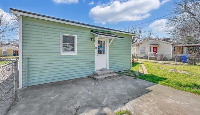 Building Photo - Newly remodeled 3BD 2BA Home in Waco - Near Baylor University