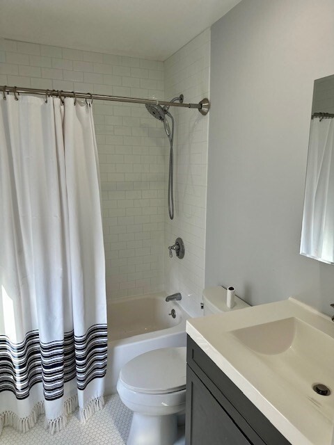 Building Photo - 252 Eastern Ave