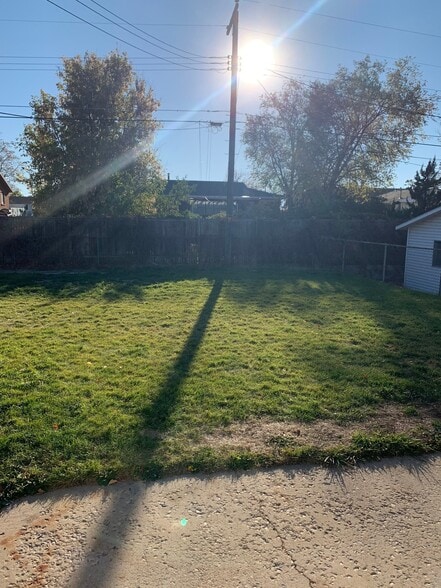 Building Photo - 9902 E Sego Lily Dr