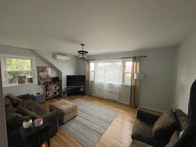 Living room - 4 Westview Ave