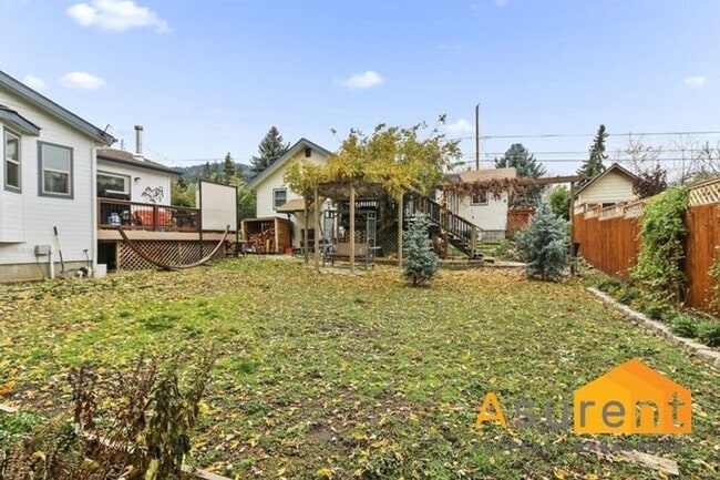 Building Photo - Great Unit Available Now!
