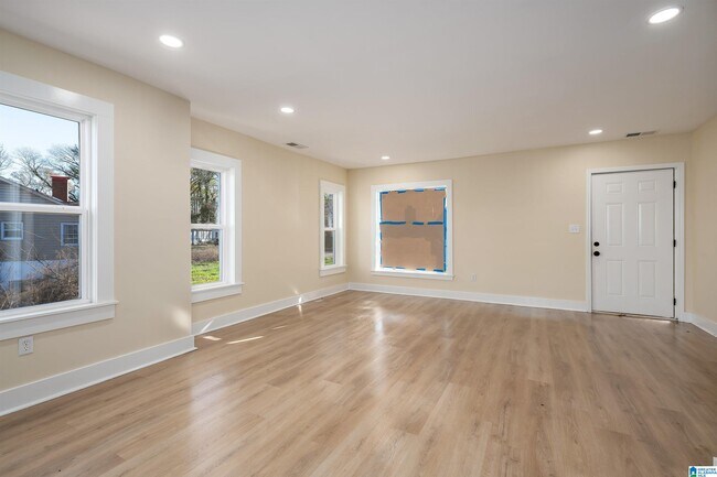 Building Photo - 4312 51st Ave N