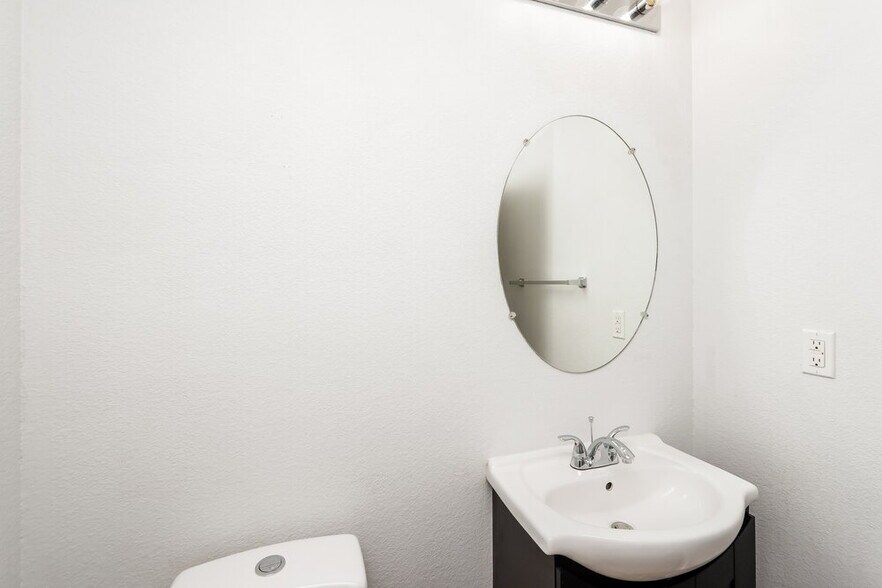 Building Photo - 639 Marlberry Pl