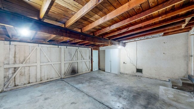 Building Photo - PURE Property Management -  Charming 2BR/1...