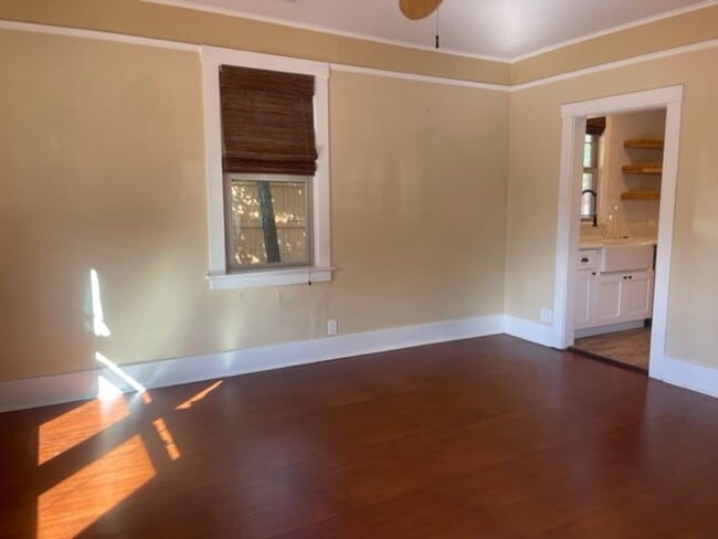 Building Photo - Coming Nov 17 - 3 Bedroom 2 Bath home in C...