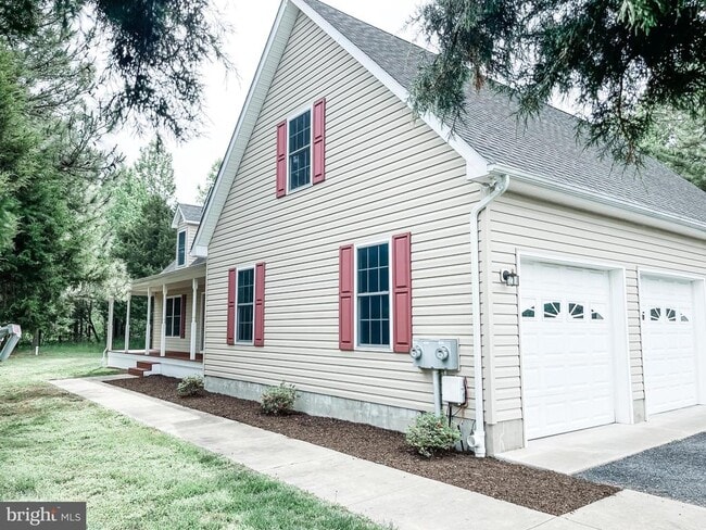 Primary Photo - 18162 White Tail Way