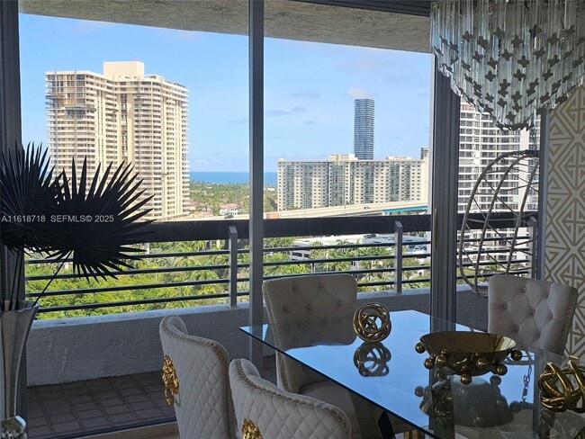 Building Photo - 3600 Mystic Pointe Dr