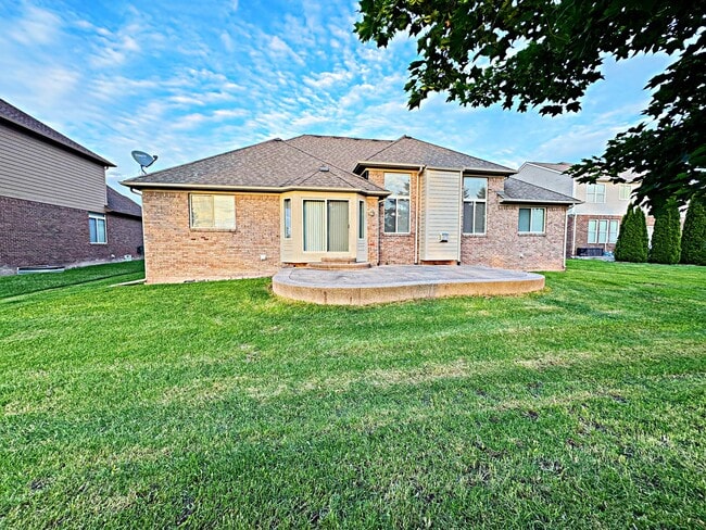 Building Photo - 50247 Cheltenham Dr