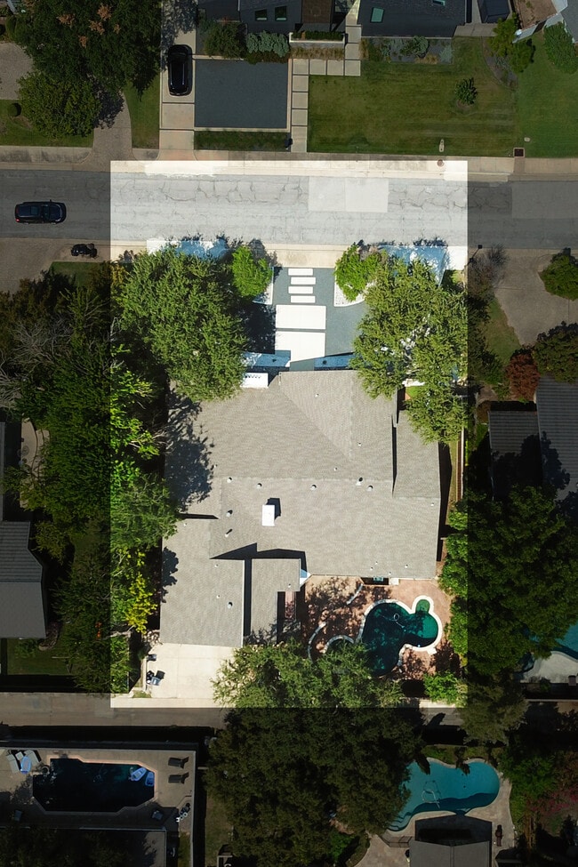 Building Photo - 6940 Brookshire Dr