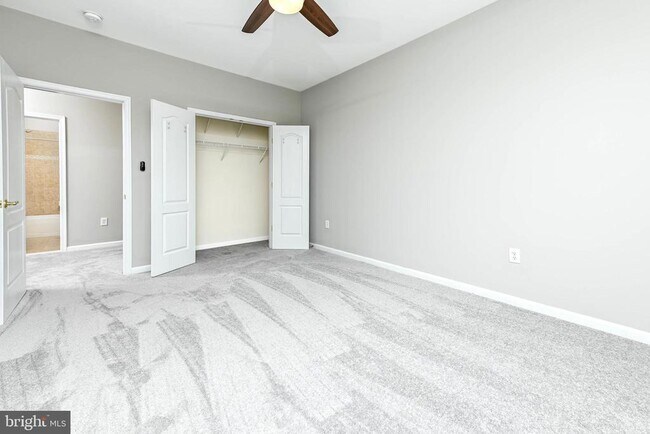 Building Photo - 22722 Beacon Crest Terrace