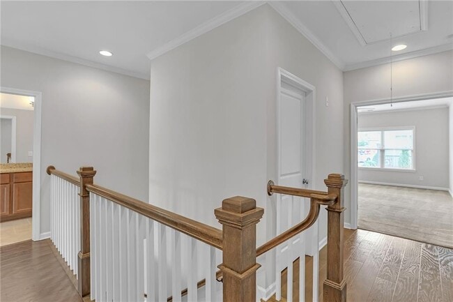 Building Photo - 3638 Moorewood Ln S E