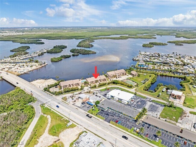Building Photo - 896 Buttonwood Dr