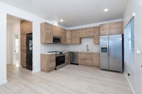 Building Photo - *OPEN HOUSE: 5/3 1:30-4:00PM* 2 Br in Clai...