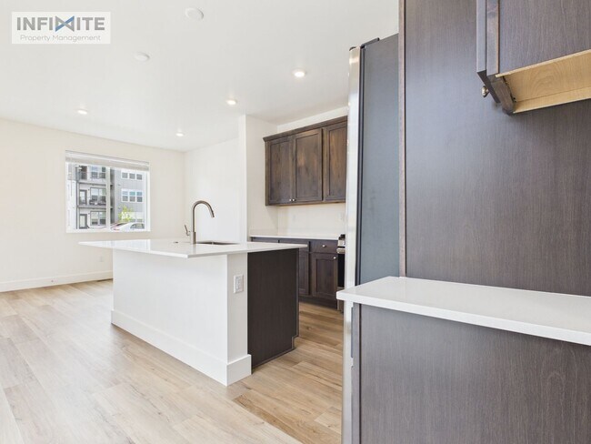 Building Photo - 4814 Briarwood Ln