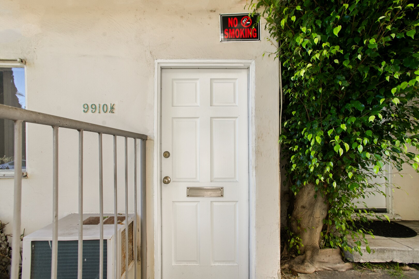 Building Photo - 9910 Robbins Dr