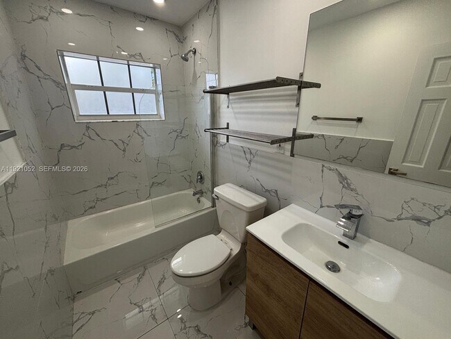 Building Photo - 725 91st St